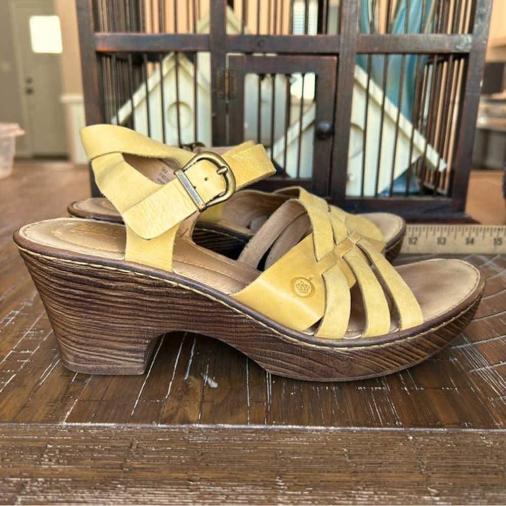 Born Yellow Strappy Sandals block heels 9